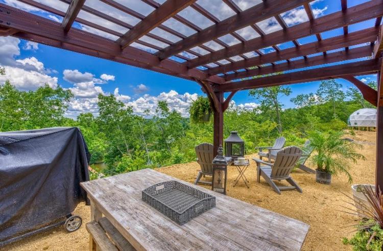 The Aries-A Stargazing, Luxury Glamping Tent Rogersville Luaran gambar
