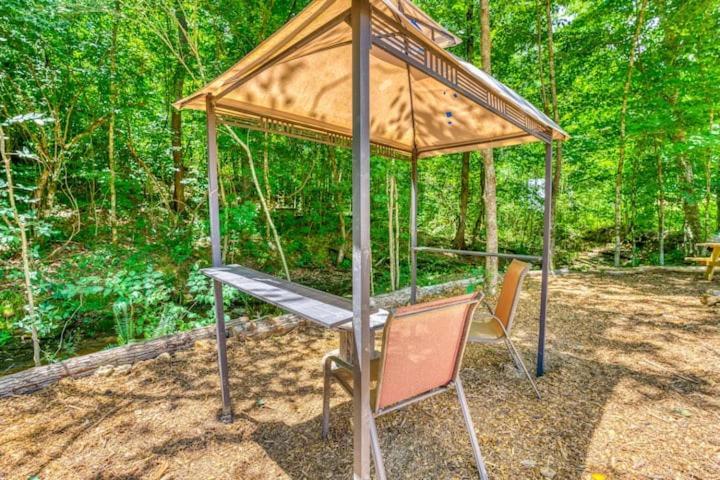The Aries-A Stargazing, Luxury Glamping Tent Rogersville Luaran gambar